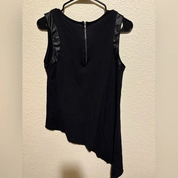 Hot Topic Asymmetrical Black and White Graphic Tank Top - Picture 2 of 3